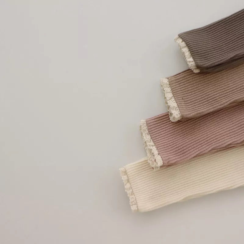 Ruffle Ankle Ribbed Legging