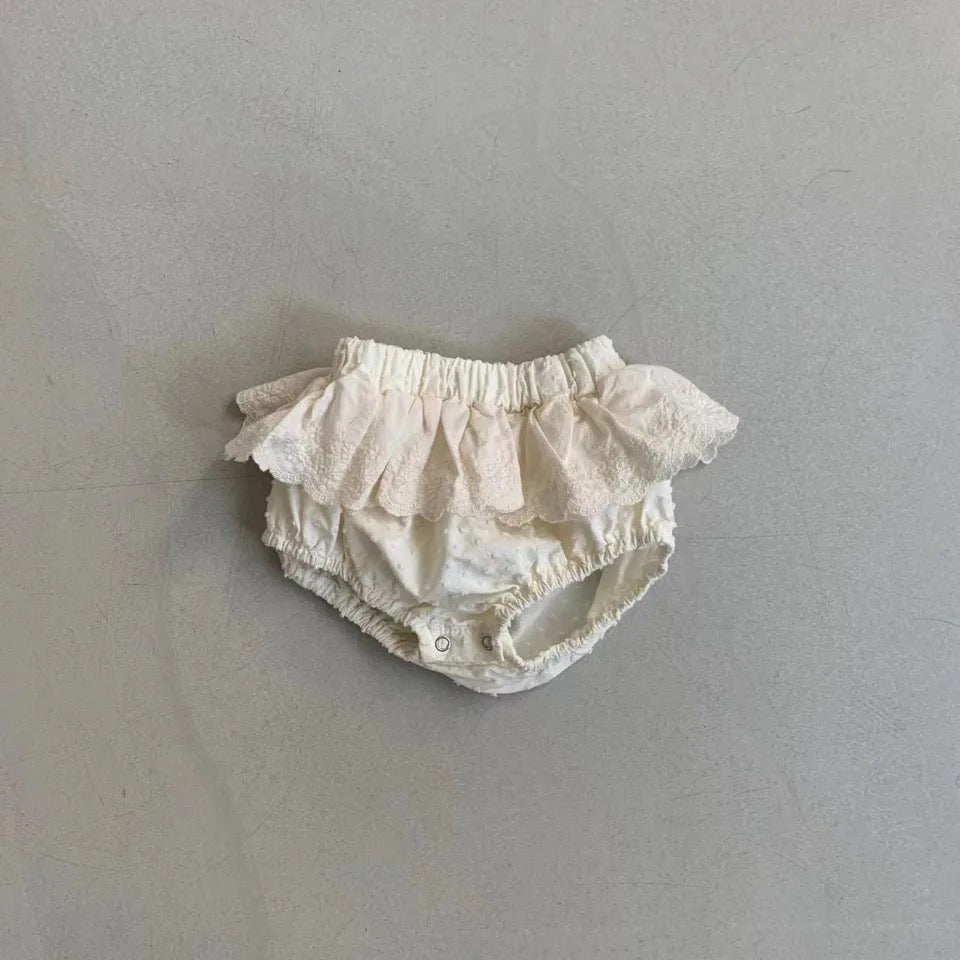 Ruffle Bloomer